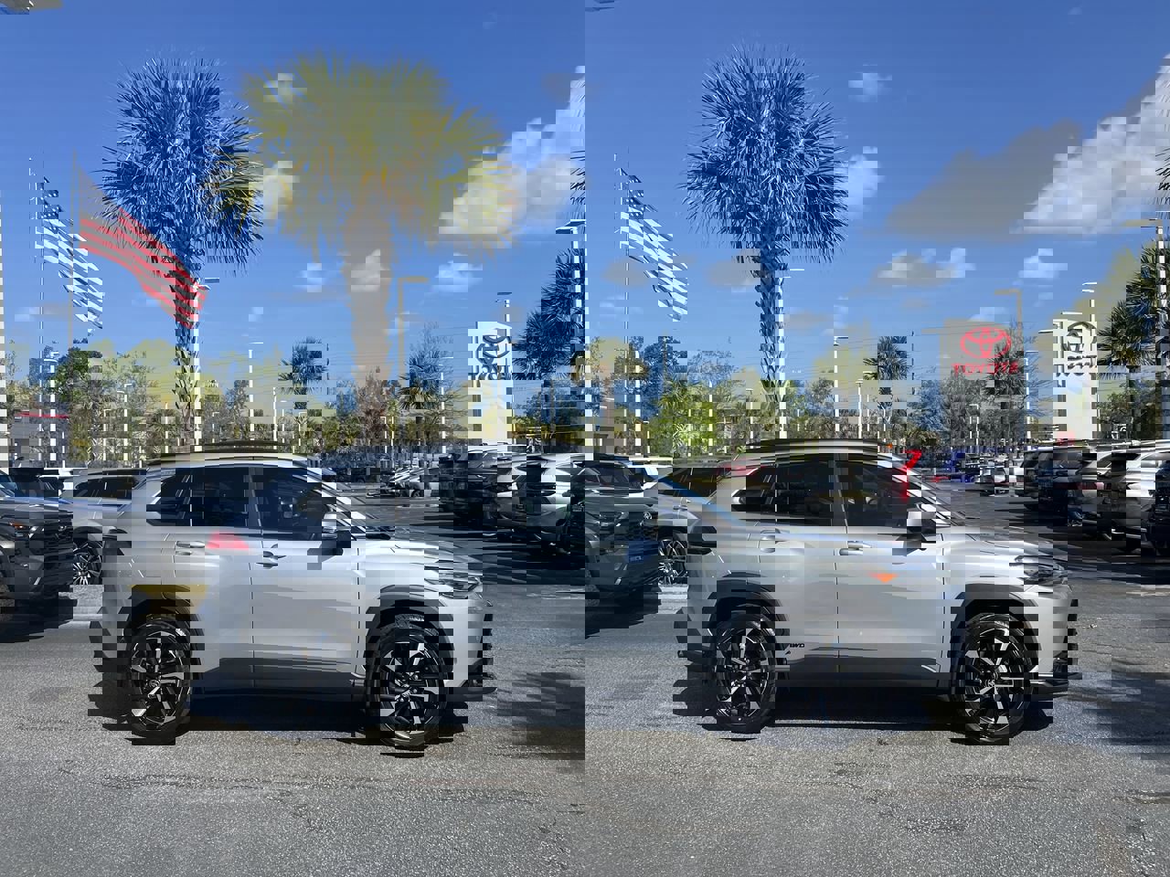 Used 2024 Toyota Corolla Cross XSE w/ Convenience Package image 11