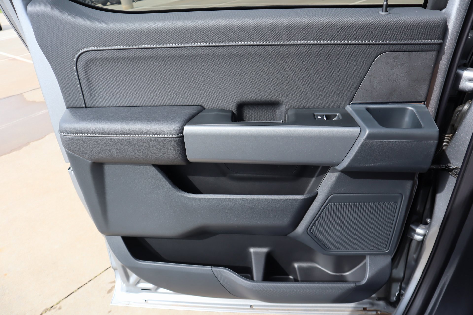 New 2025 Ford F150 XLT w/ Equipment Group 302A MID image 18