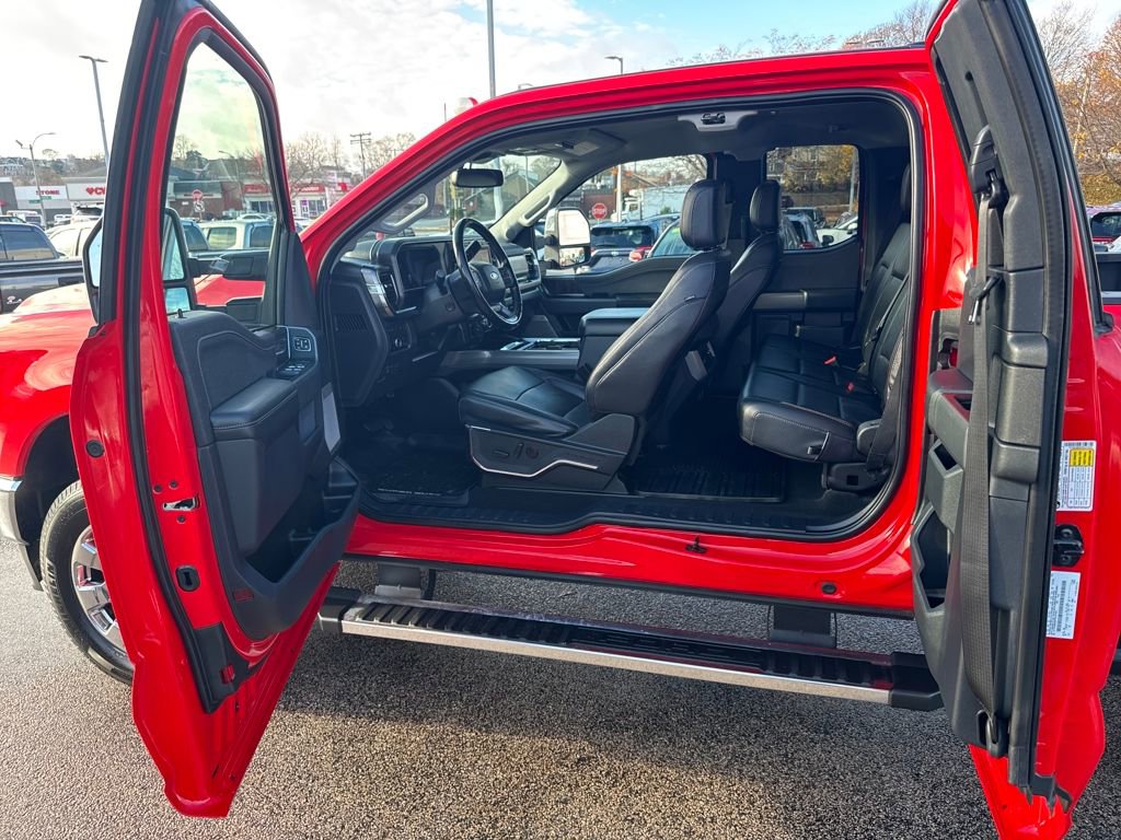 Used 2023 Ford F350 Lariat w/ Chrome Package image 43