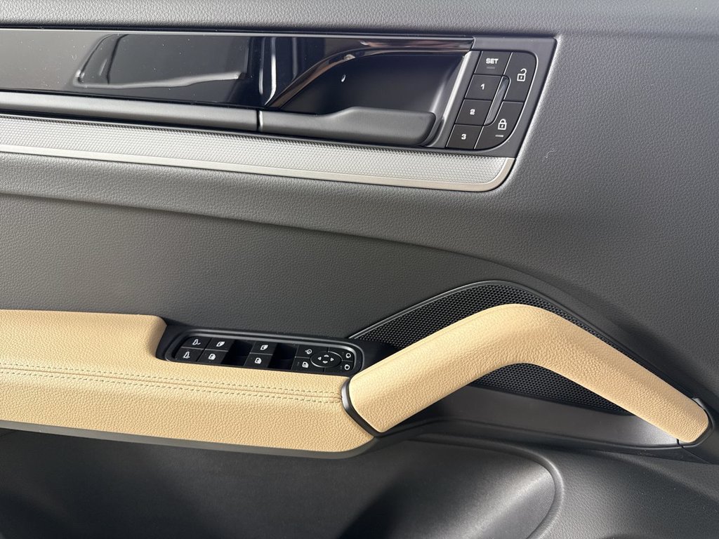 New 2026 Porsche Cayenne AWD/4WD image 32