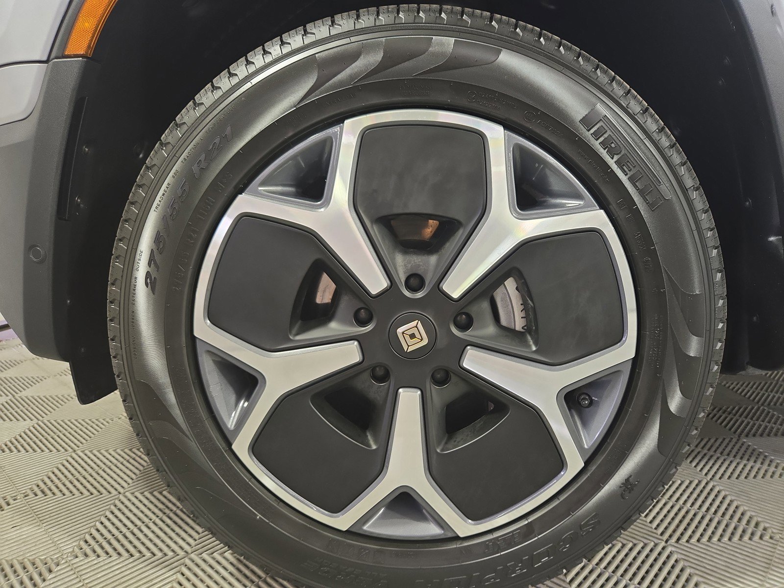 Used 2023 Rivian R1T Adventure image 9