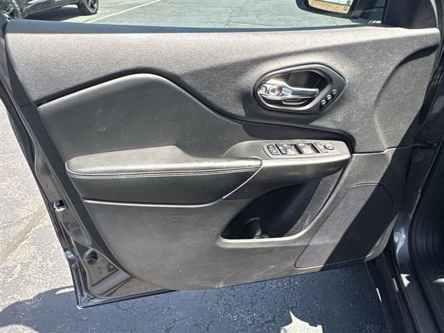 Used 2021 Jeep Cherokee Limited AWD/4WD image 22