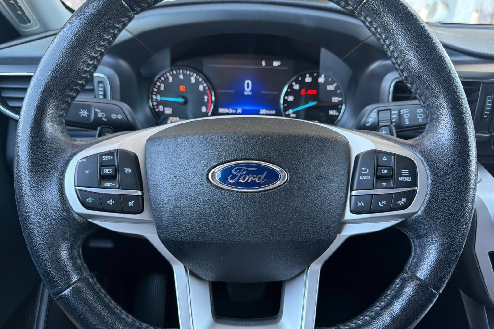 Used 2020 Ford Explorer XLT w/ Equipment Group 202A RWD image 30