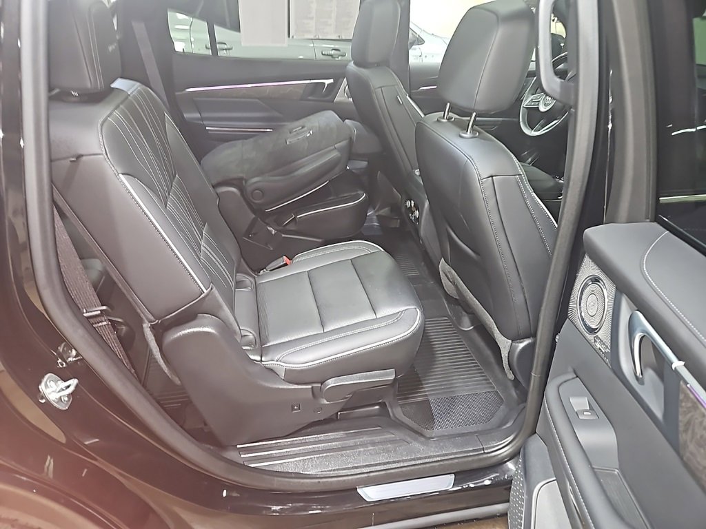 Certified 2025 Buick Enclave Avenir w/ Super Cruise Package image 33