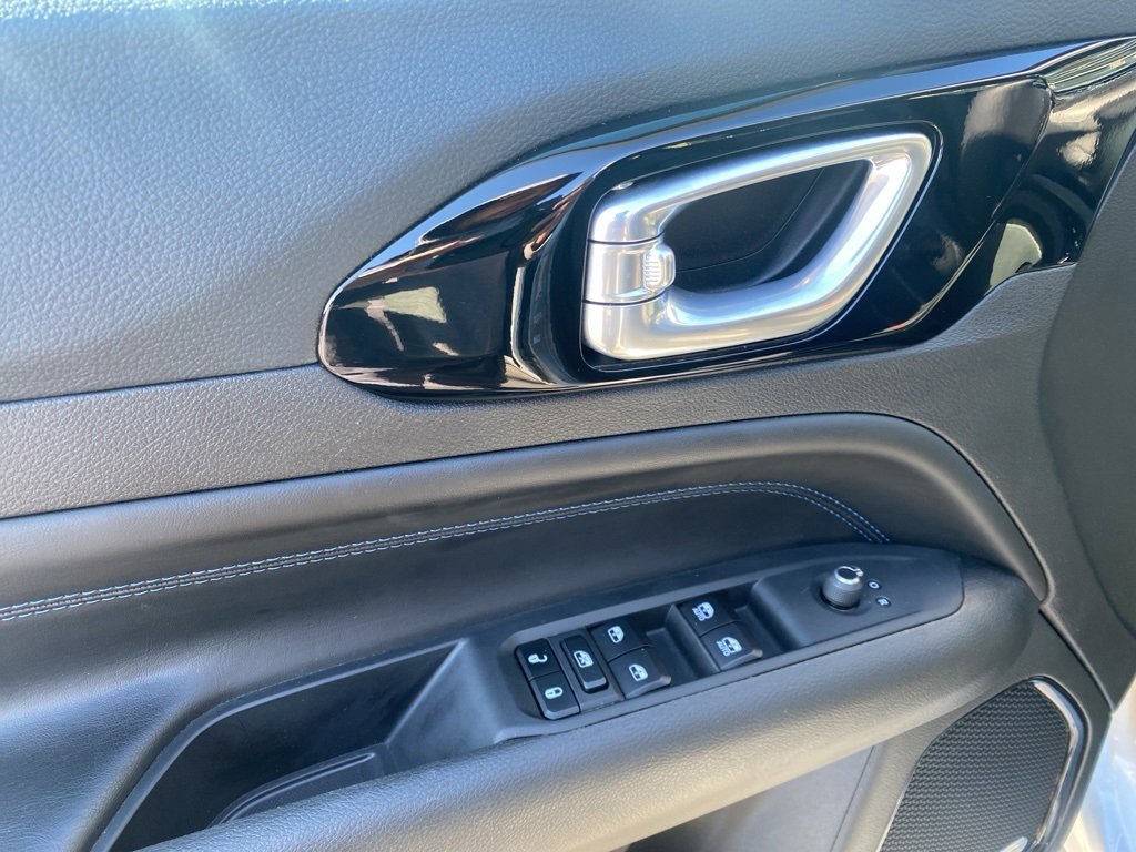 Used 2025 Jeep Compass Limited w/ High Altitude Package image 19