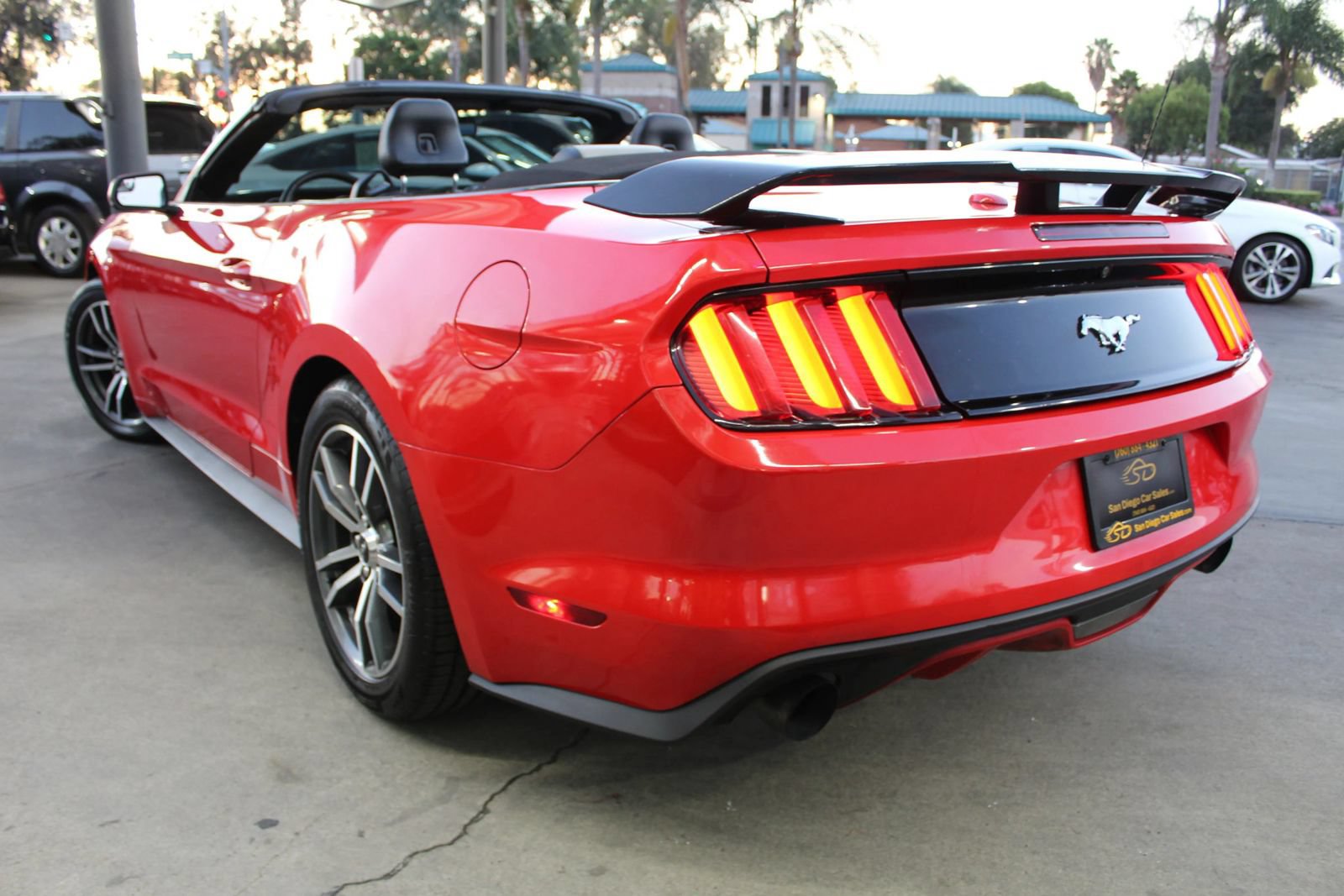 Used 2015 Ford Mustang Premium RWD image 28
