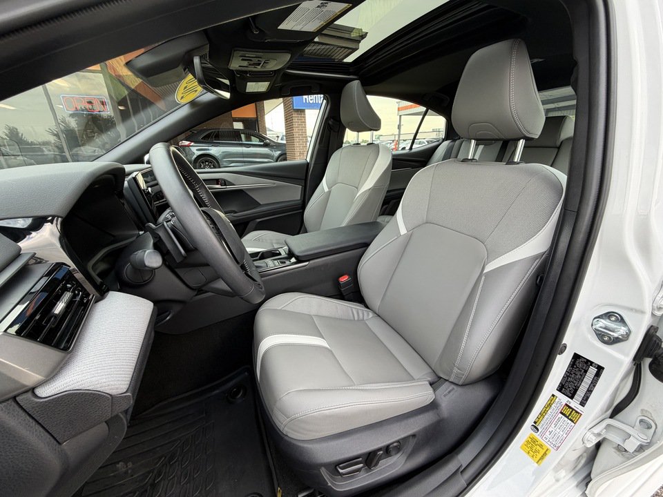 Used 2026 Toyota Camry SE w/ Multimedia Upgrade Package AWD/4WD image 9