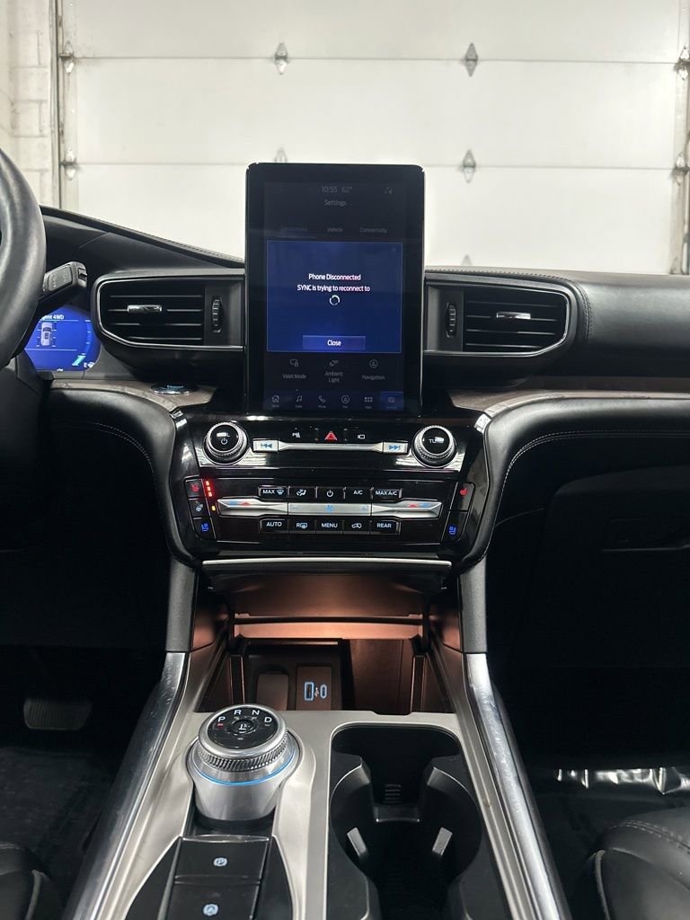 Used 2022 Ford Explorer Platinum w/ Equipment Group 601A AWD/4WD image 27