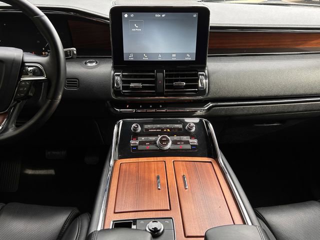 Used 2018 Lincoln Navigator Premiere image 17