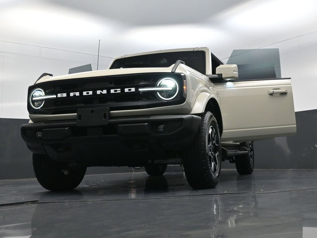 Used 2025 Ford Bronco Outer Banks image 28