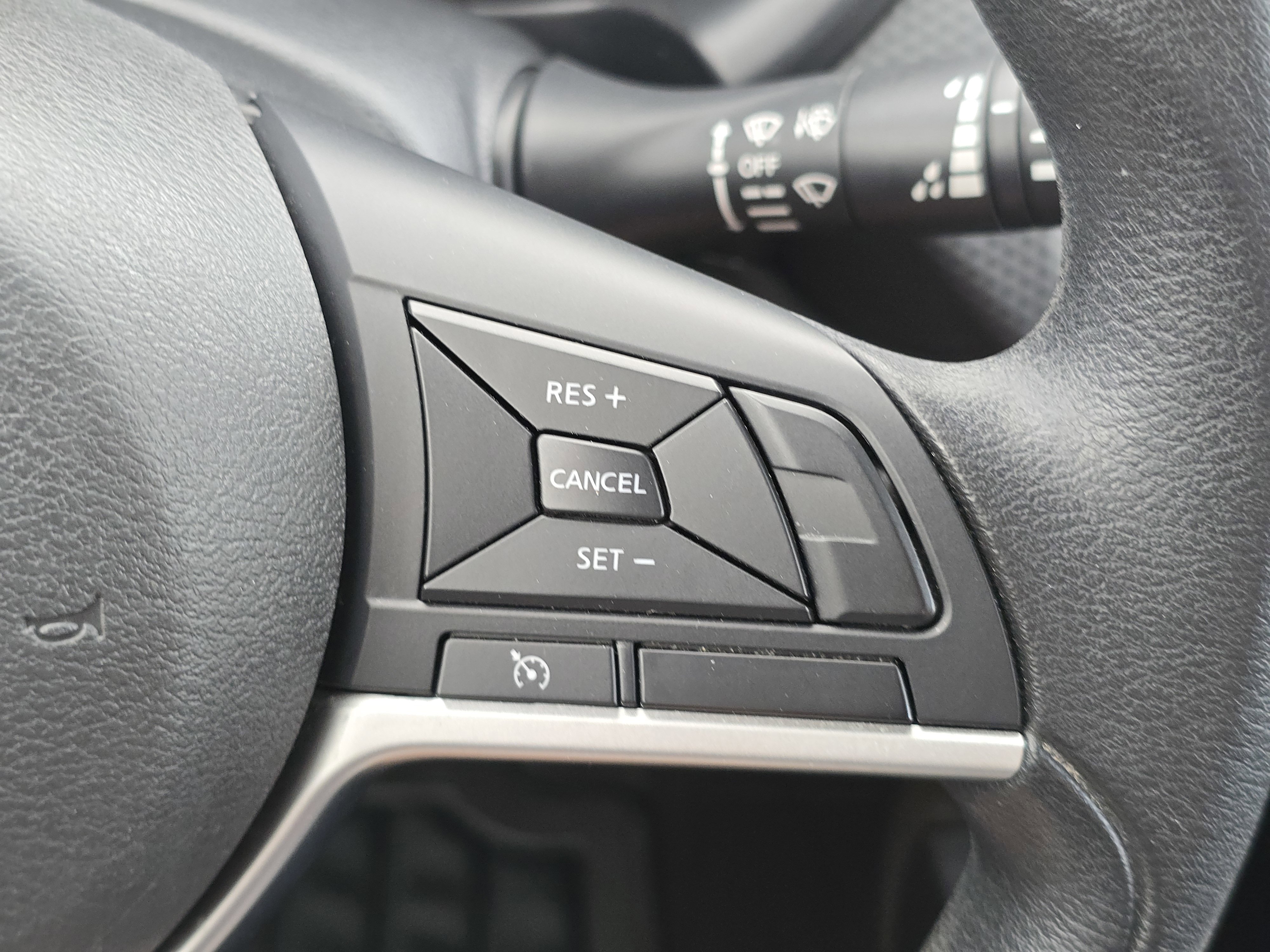 Used 2022 Nissan Kicks S image 18