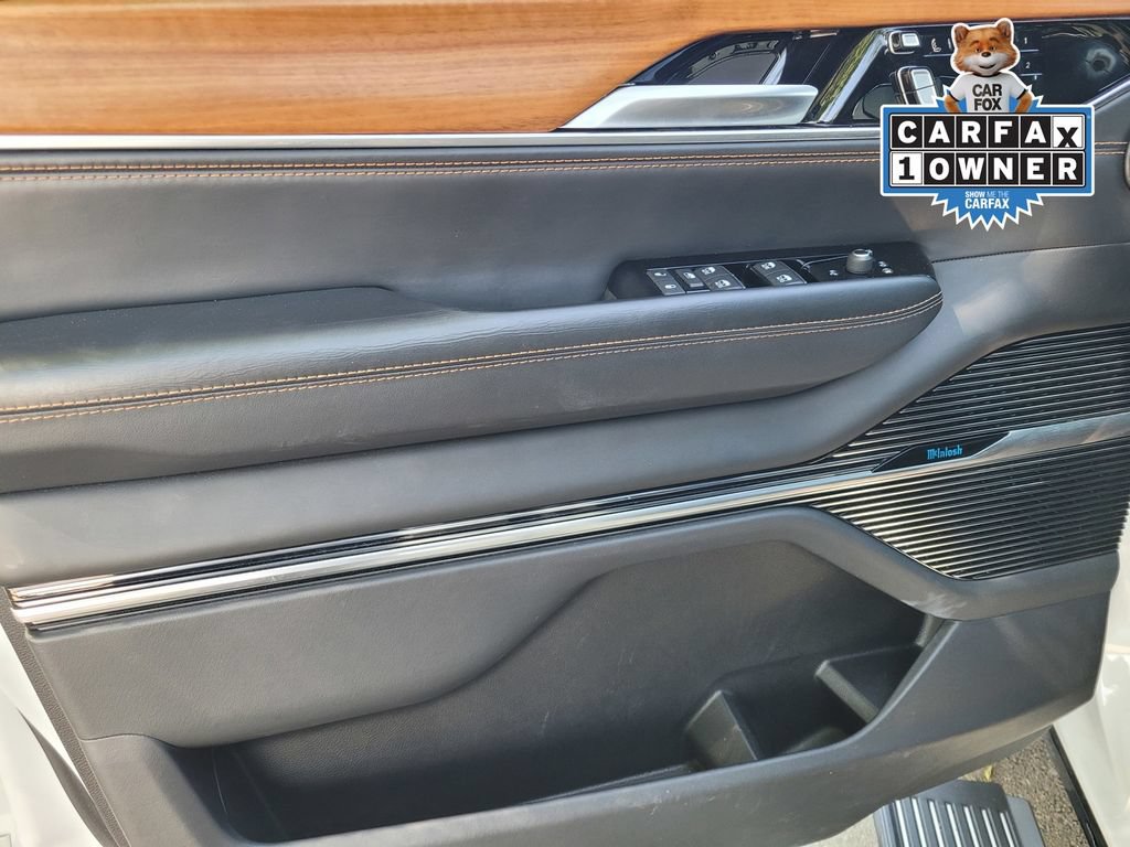 Used 2024 Jeep Grand Wagoneer L Series III AWD/4WD image 15