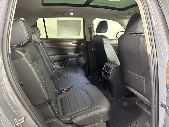 Certified 2025 Volkswagen Atlas SEL AWD/4WD image 5