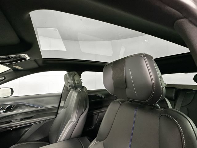 Used 2024 Cadillac Lyriq Luxury AWD/4WD image 18