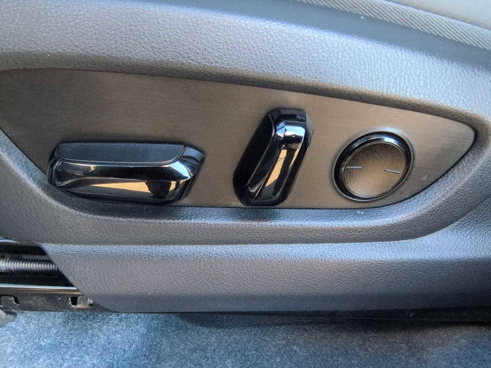 Used 2024 Lexus RZ 450e Premium image 18