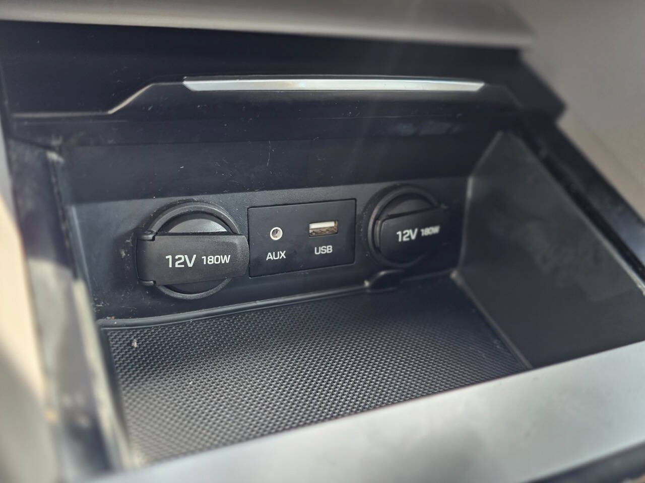 Used 2017 Hyundai Elantra SE FWD image 18