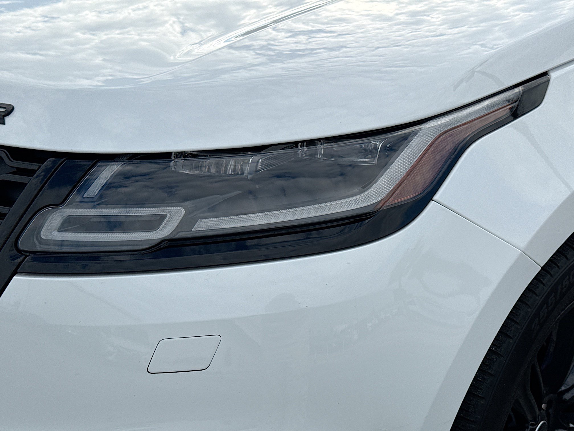 Used 2023 Land Rover Range Rover Velar R-Dynamic S AWD/4WD image 9