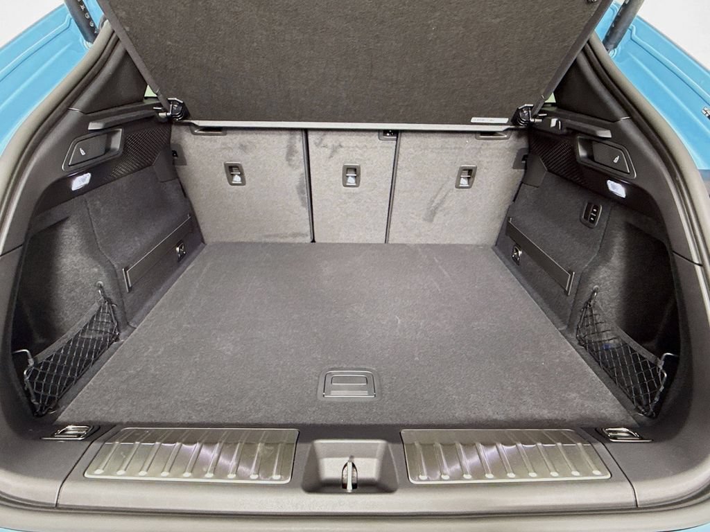 New 2026 Porsche Macan Electric RWD image 29