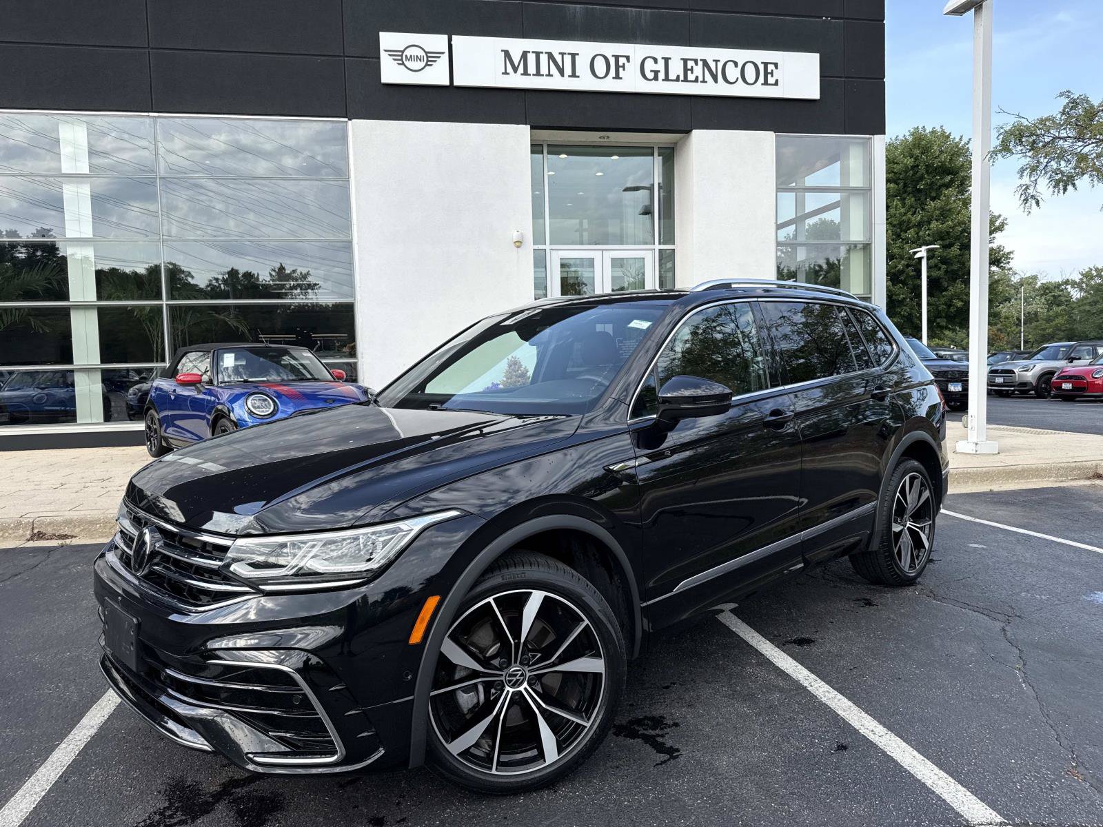Used 2024 Volkswagen Tiguan SEL R-Line AWD/4WD image 1