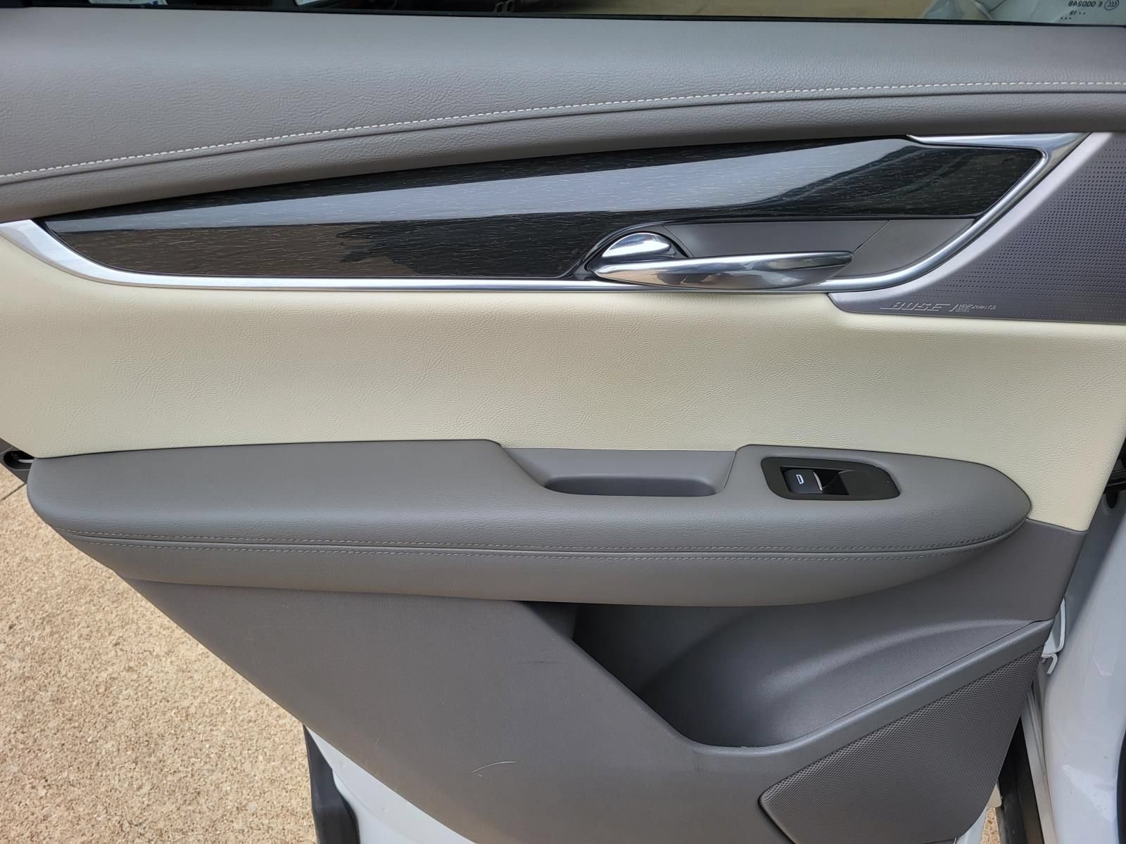 Used 2020 Cadillac XT6 Premium Luxury FWD image 12