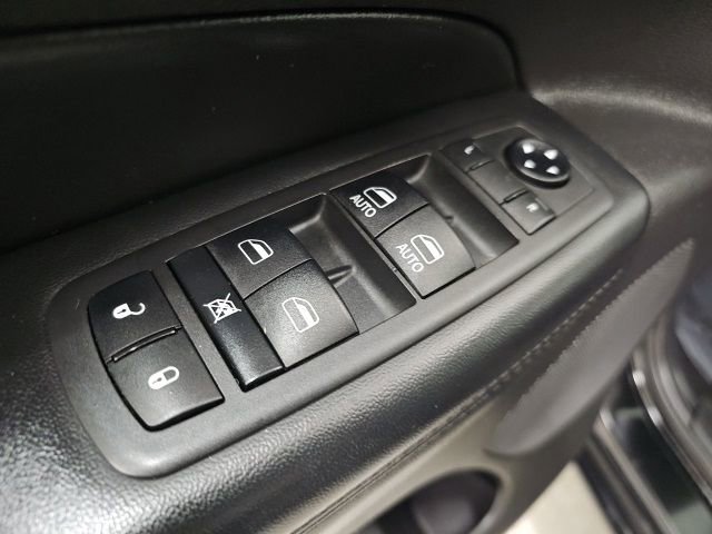Used 2019 Jeep Grand Cherokee Altitude image 13