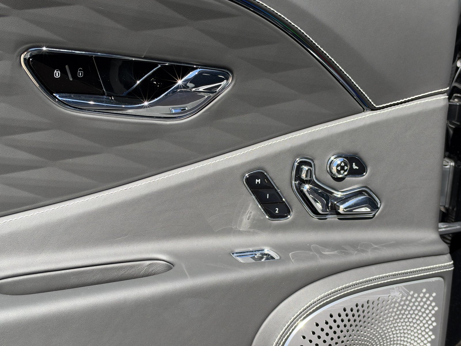 Certified 2023 Bentley Flying Spur W12 AWD/4WD image 38