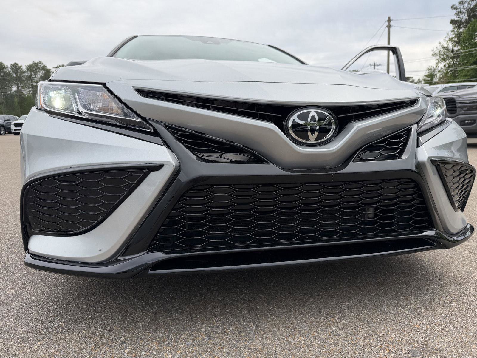 Used 2023 Toyota Camry SE w/ Convenience Package FWD image 25