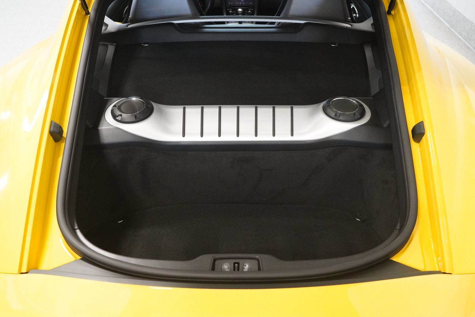 Used 2021 Porsche 718 Cayman RWD image 31