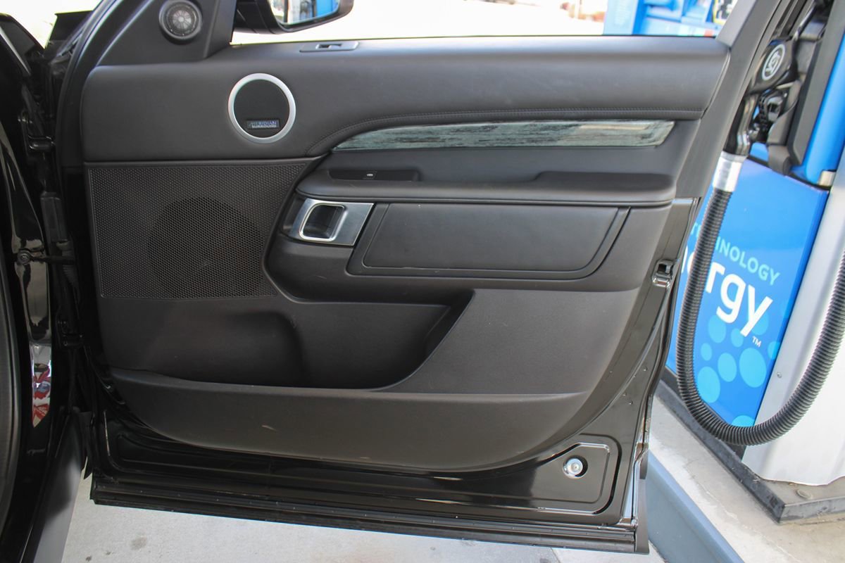 Used 2018 Land Rover Discovery HSE Luxury AWD/4WD image 46
