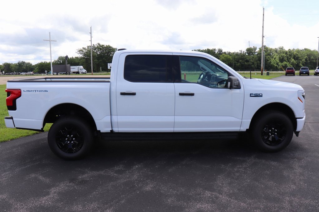 Used 2025 Ford F150 Lightning XLT image 17