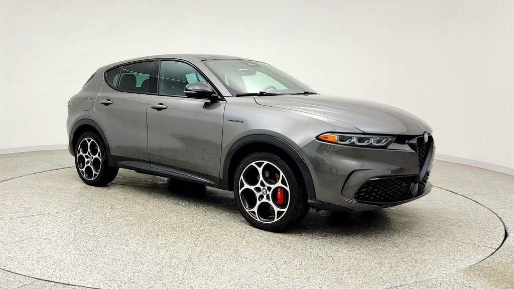 Used 2024 Alfa Romeo Tonale Veloce AWD/4WD image 3