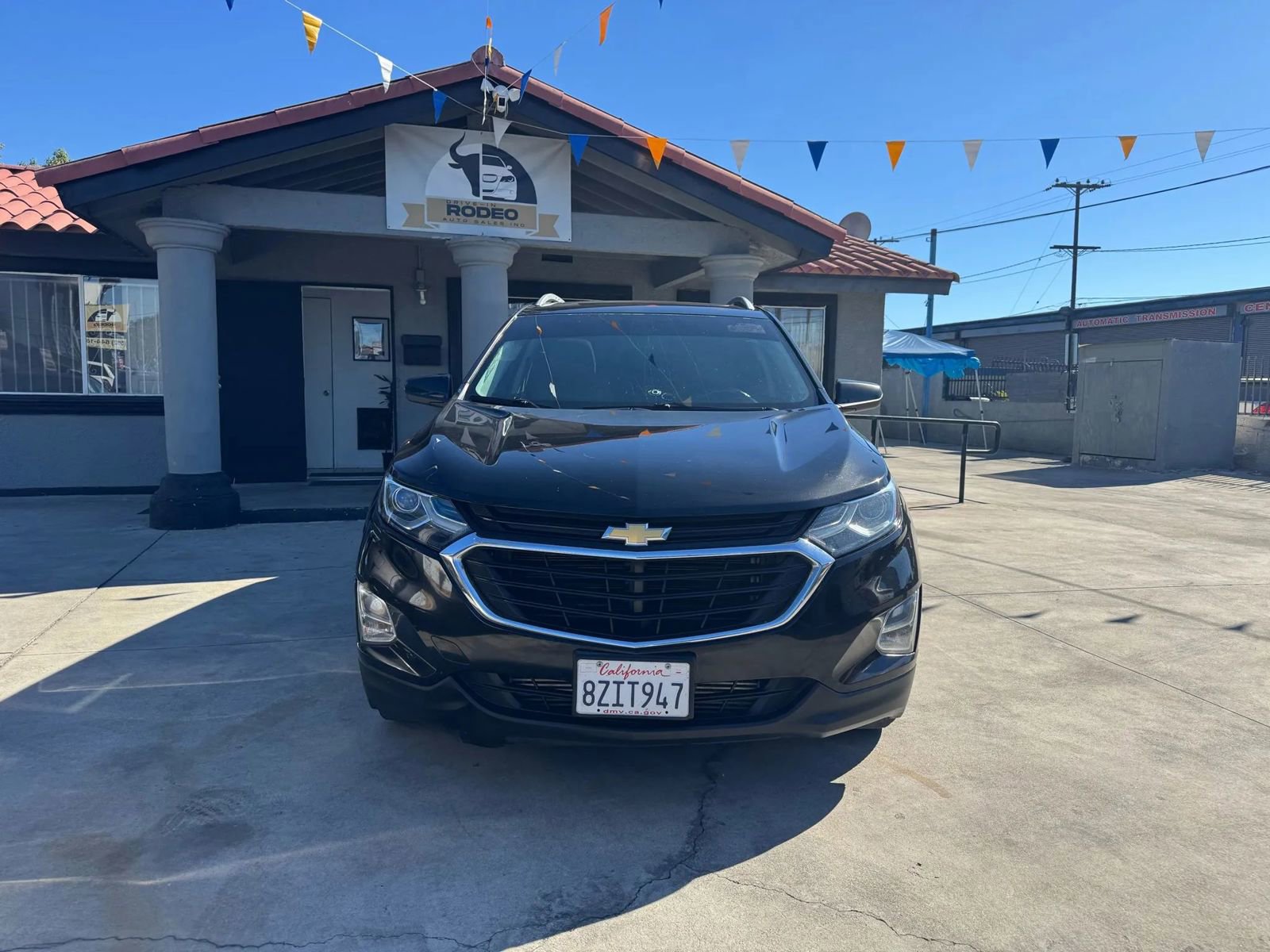 Used 2018 Chevrolet Equinox LT w/ Sun & Infotainment Package image 2