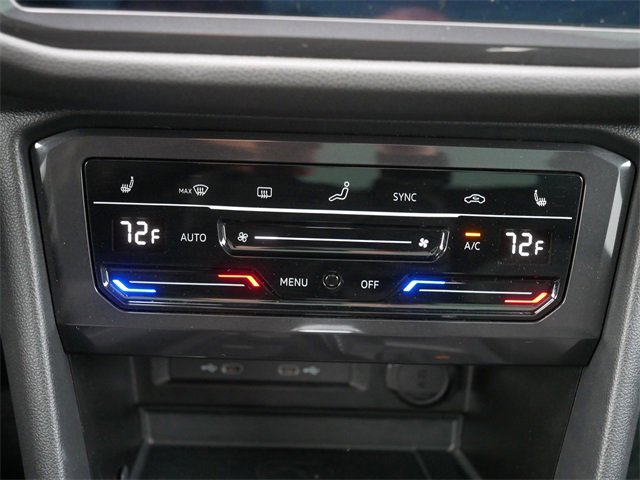Certified 2024 Volkswagen Tiguan SE R-Line image 30