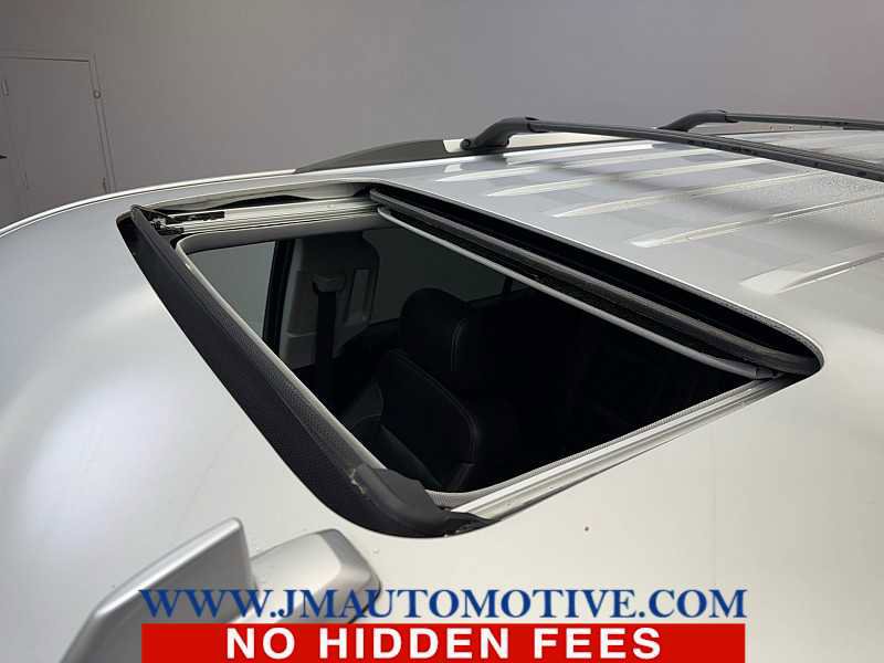 Used 2020 Chevrolet Suburban Premier image 11