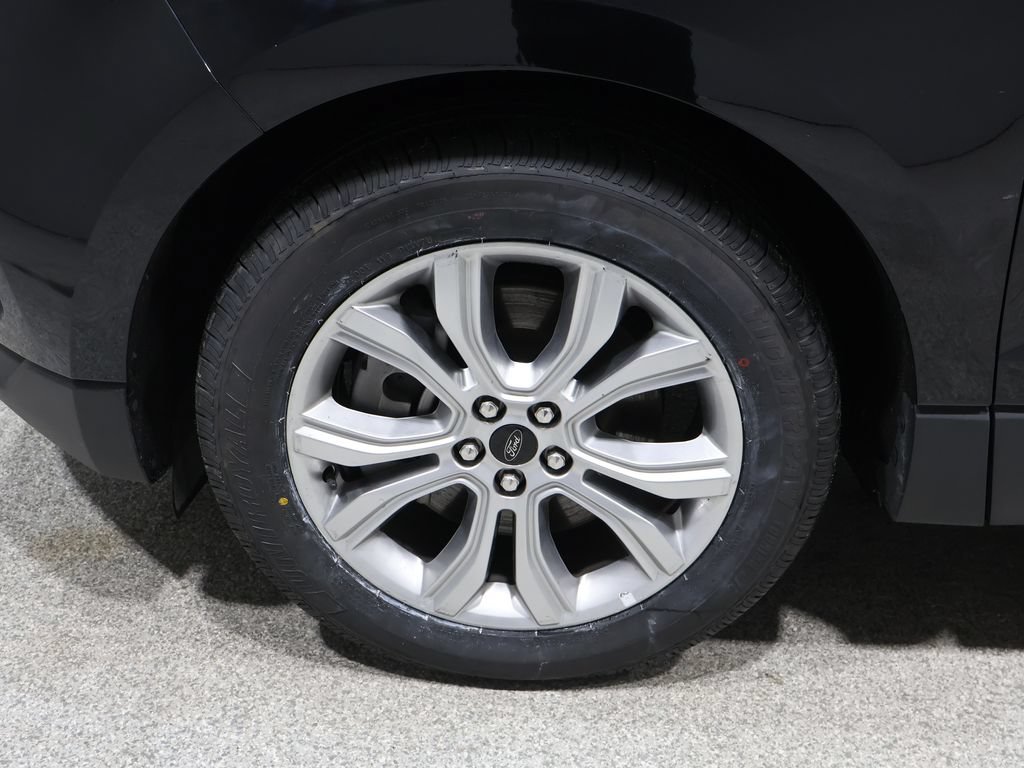 Used 2024 Ford Edge Titanium w/ Equipment Group 301A AWD/4WD image 8