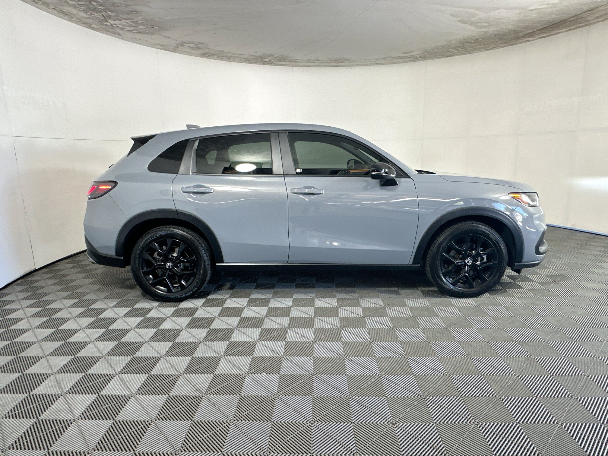 Used 2024 Honda HR-V Sport image 2