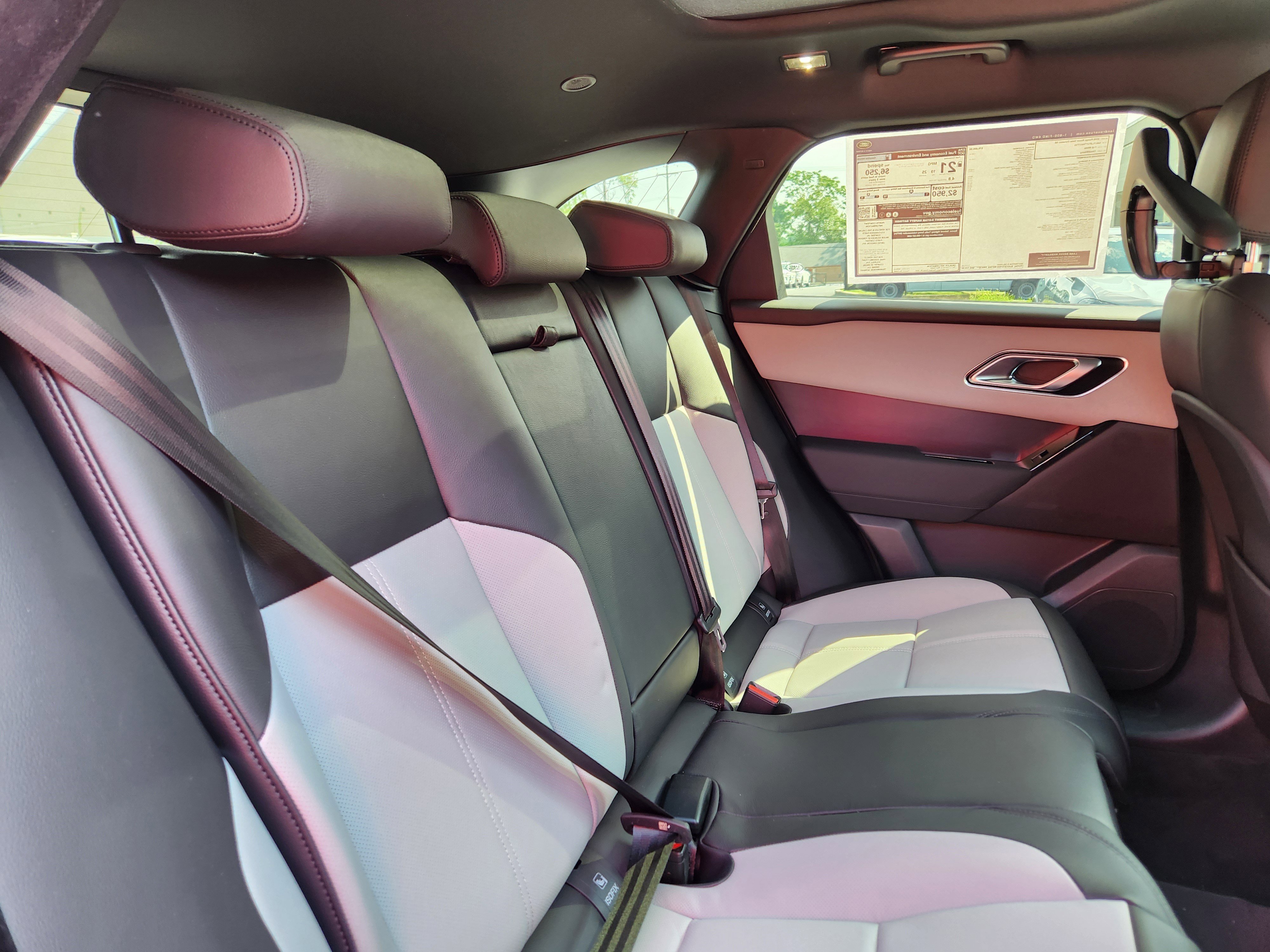 New 2026 Land Rover Range Rover Velar Dynamic SE image 9