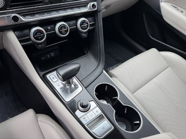 Used 2020 Genesis G70 2.0T RWD image 18