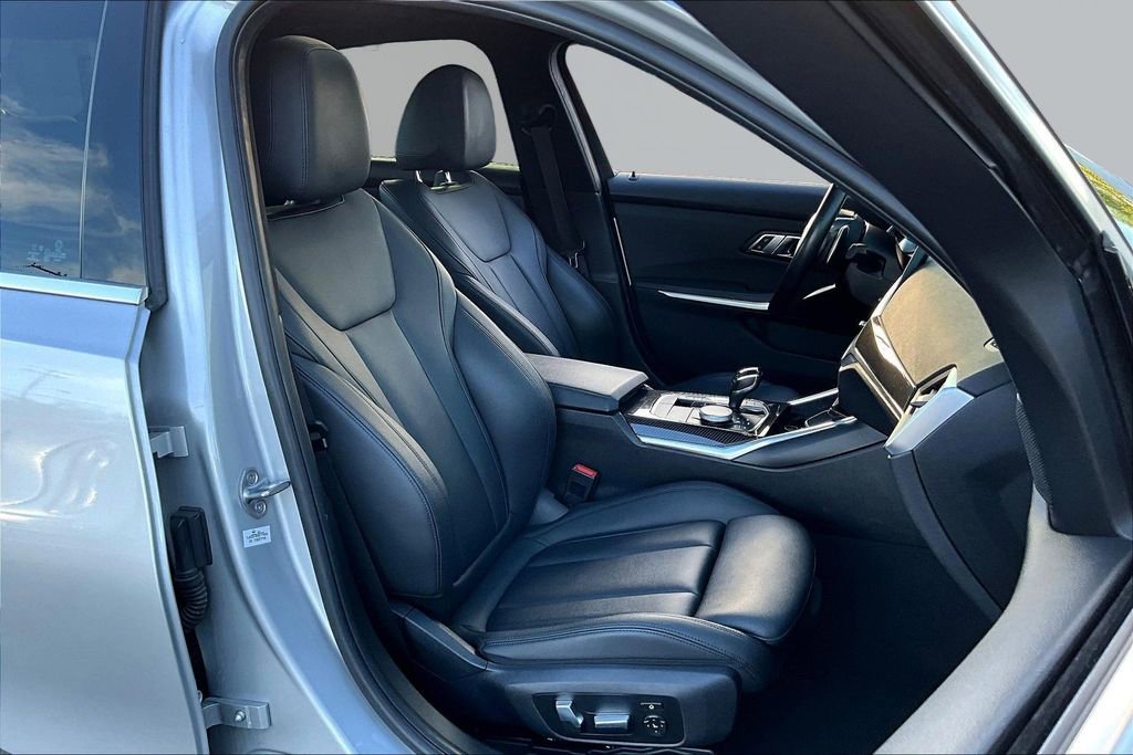 Used 2019 BMW 330i Sedan w/ Convenience Package image 26