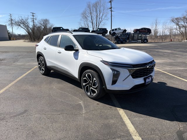 New 2026 Chevrolet Trax RS image 3