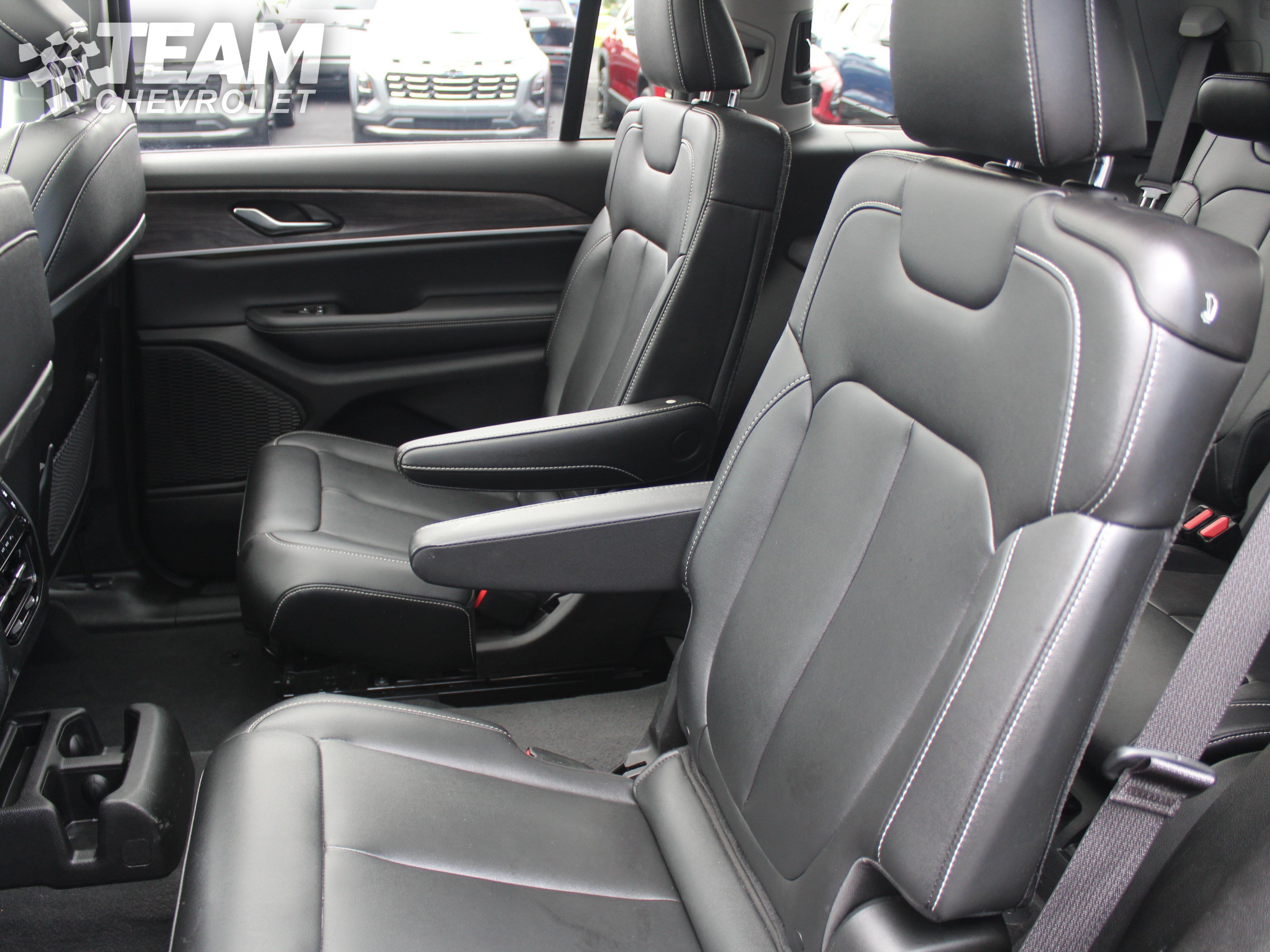 Used 2023 Jeep Grand Cherokee L Limited AWD/4WD image 22