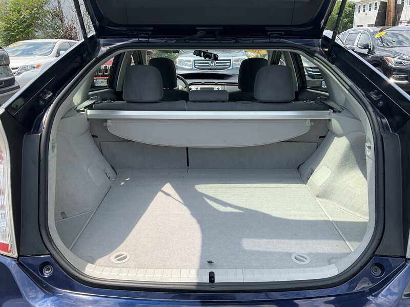 Used 2013 Toyota Prius Three w/ Solar Roof Pkg FWD image 11
