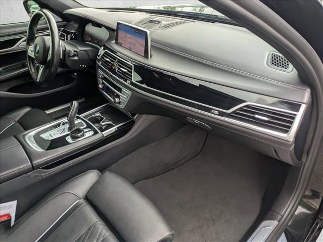 Used 2021 BMW 750i xDrive w/ Executive Package AWD/4WD image 20