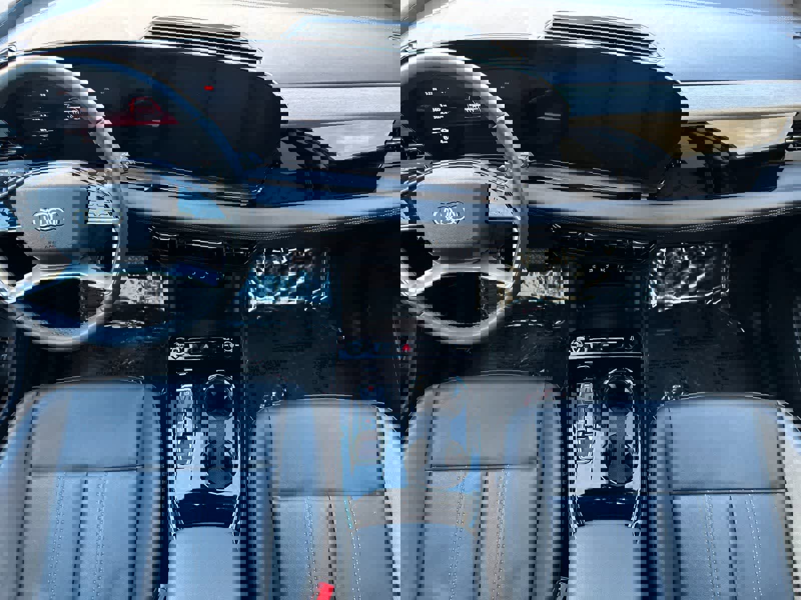 Used 2025 Audi Q6 e-tron Premium w/ Convenience Package image 3