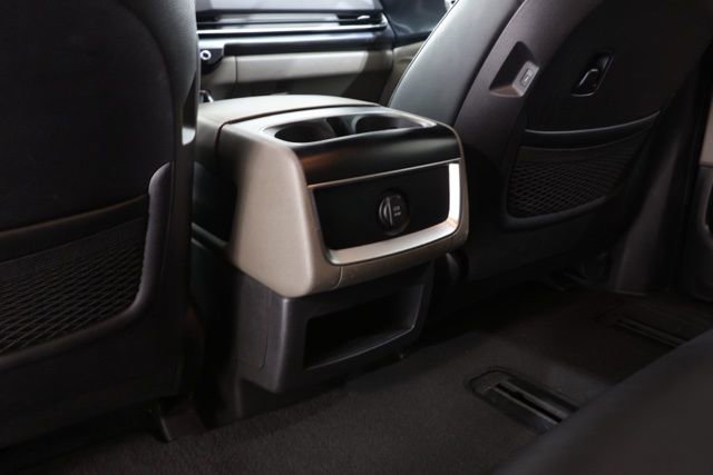 Used 2025 Kia Carnival image 31