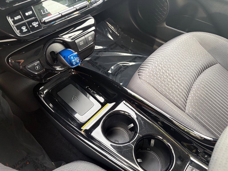 Used 2017 Toyota Prius Three FWD image 32