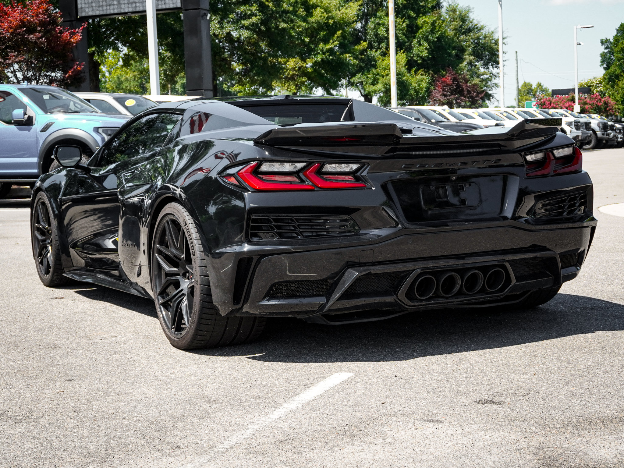 Used 2024 Chevrolet Corvette Z06 RWD image 8