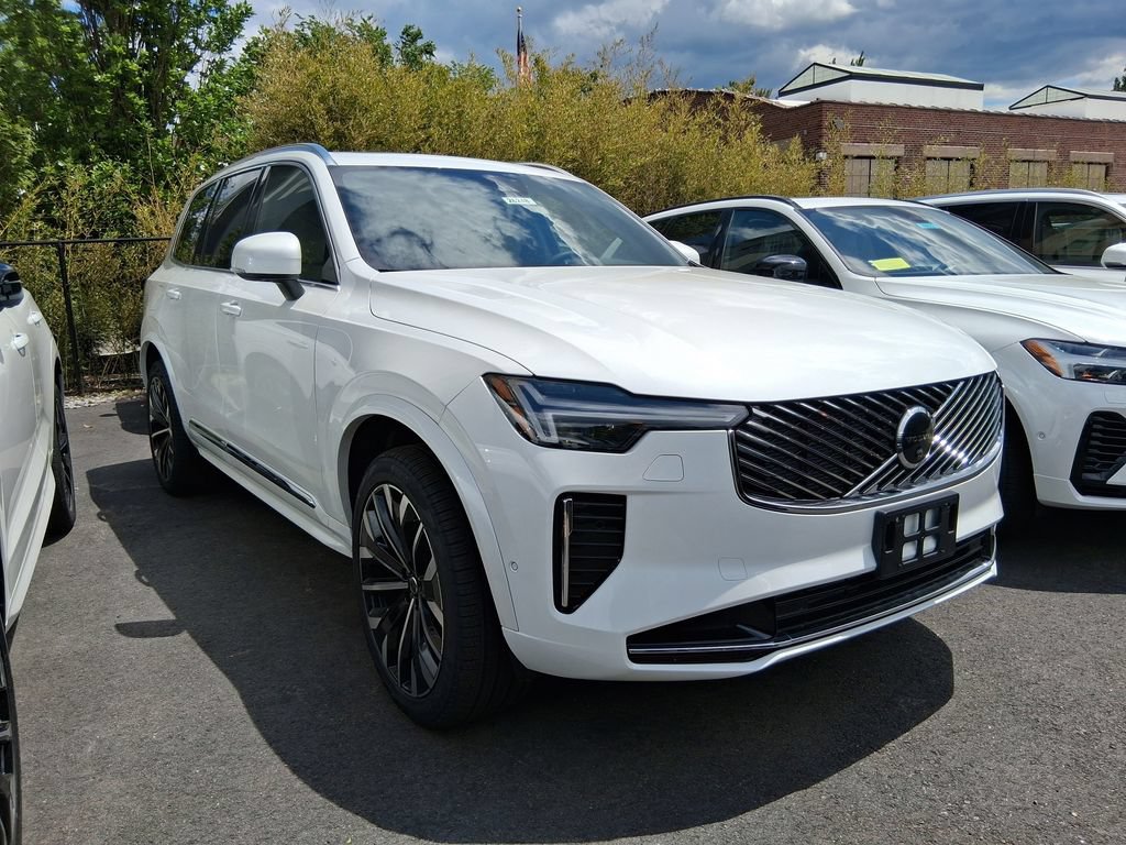 New 2026 Volvo XC90 T8 Plus w/ Protection Package Premier AWD/4WD image 2