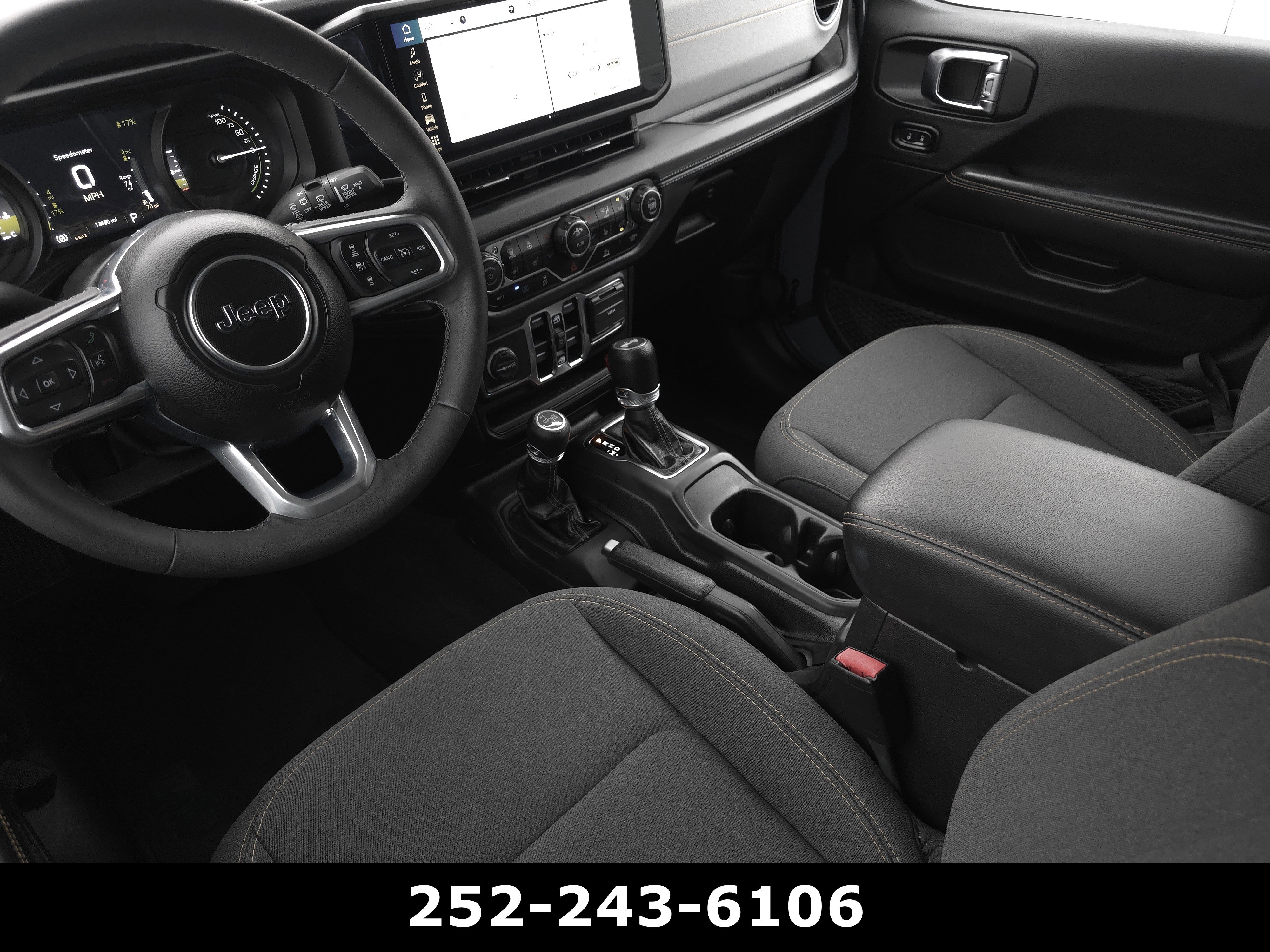 Used 2025 Jeep Wrangler Sahara image 10