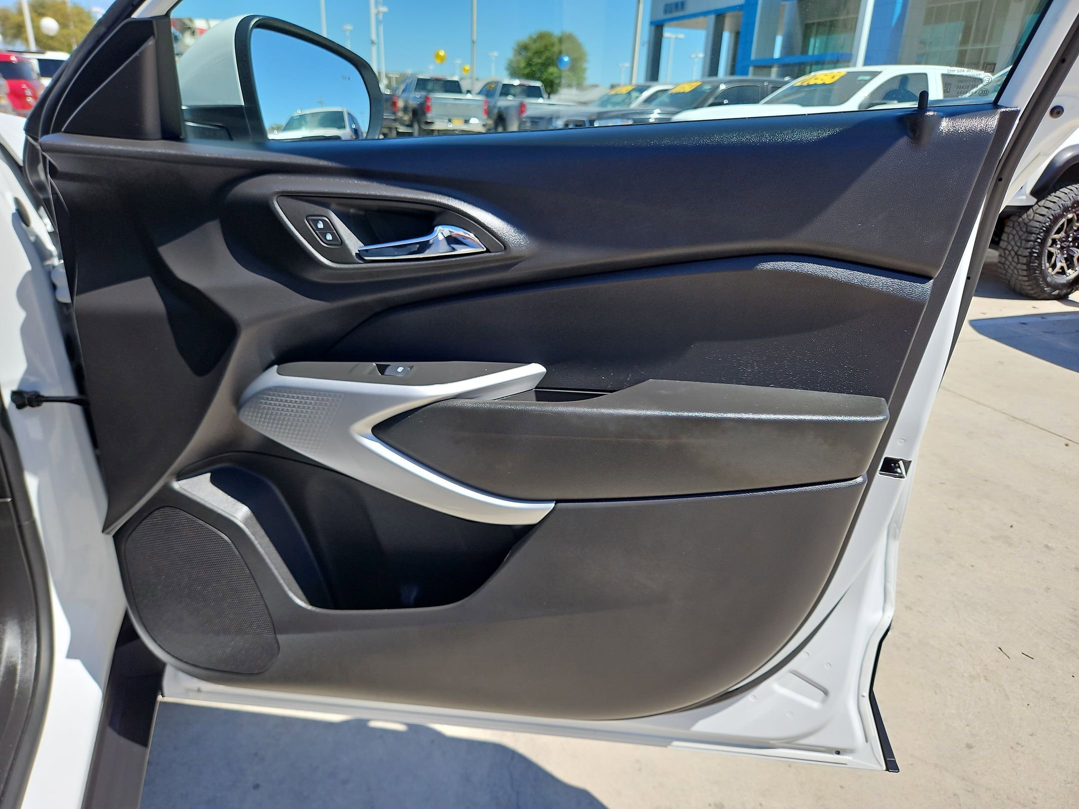 Certified 2025 Chevrolet Trax LS w/ LS Convenience Package image 30